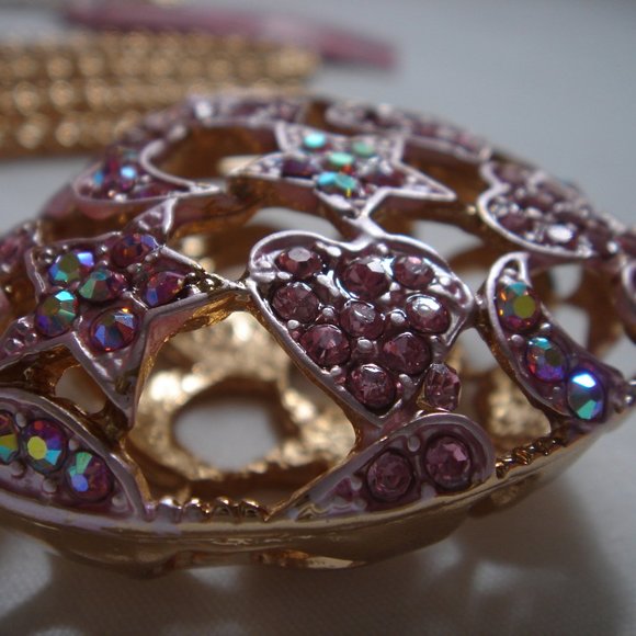 NWT PUFFY  OPENWORK HEART PINK CRYSTALS NECKLACE - Picture 4 of 6